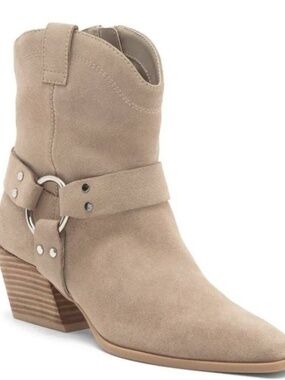 NWOT Suede Ankle Western Boots in Taupe